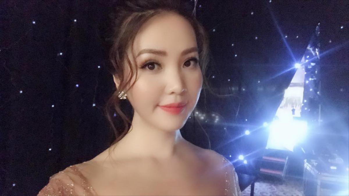 Nhan sắc đời thường xinh như hoa của dàn BTV và MC lọt vào đề cử VTV Award 2018 Ảnh 9