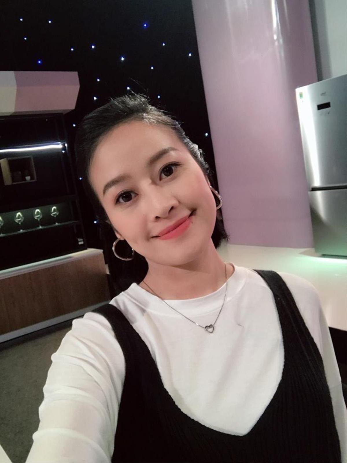 Nhan sắc đời thường xinh như hoa của dàn BTV và MC lọt vào đề cử VTV Award 2018 Ảnh 3