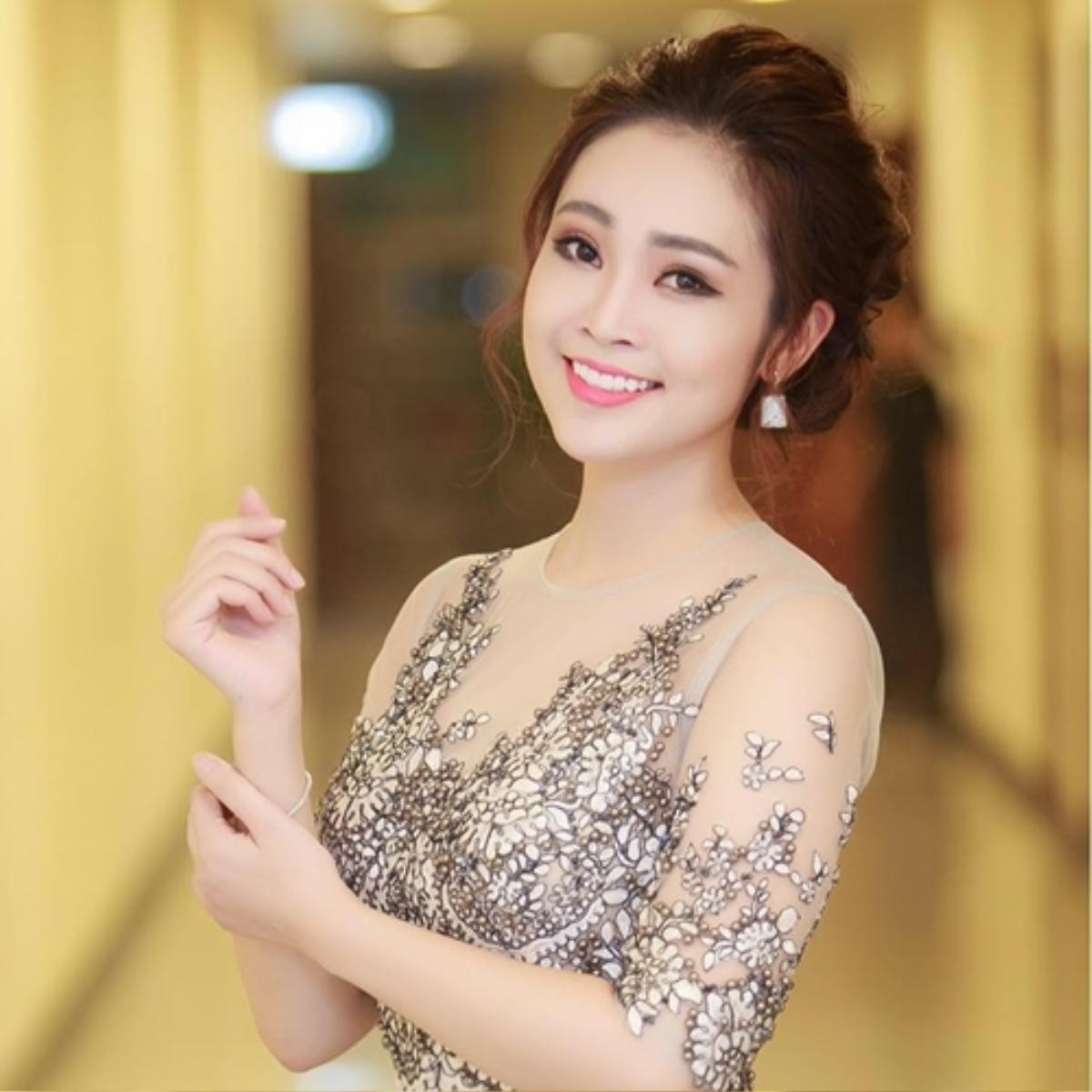 Nhan sắc đời thường xinh như hoa của dàn BTV và MC lọt vào đề cử VTV Award 2018 Ảnh 18