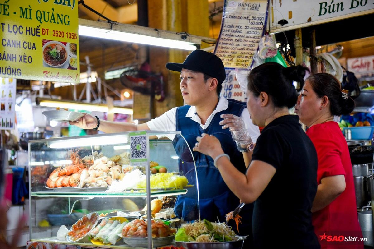 Biết tin Trường Giang - Hương Giang bán bún bò 200k/tô, Hứa Vĩ Văn làm ngay điều này Ảnh 10