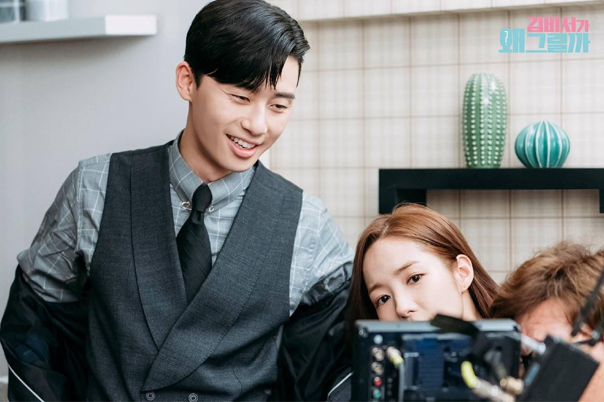 ‘Thư ký Kim’: Ngắm ảnh hậu trường tập 10 đáng yêu của Park Seo Joon - Park Min Young và Lee Tae Hwan Ảnh 3