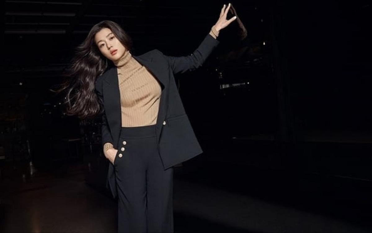 Đẳng cấp mợ chảnh Jun Ji-hyun: Xuất thần ở mọi góc nghiêng Ảnh 3