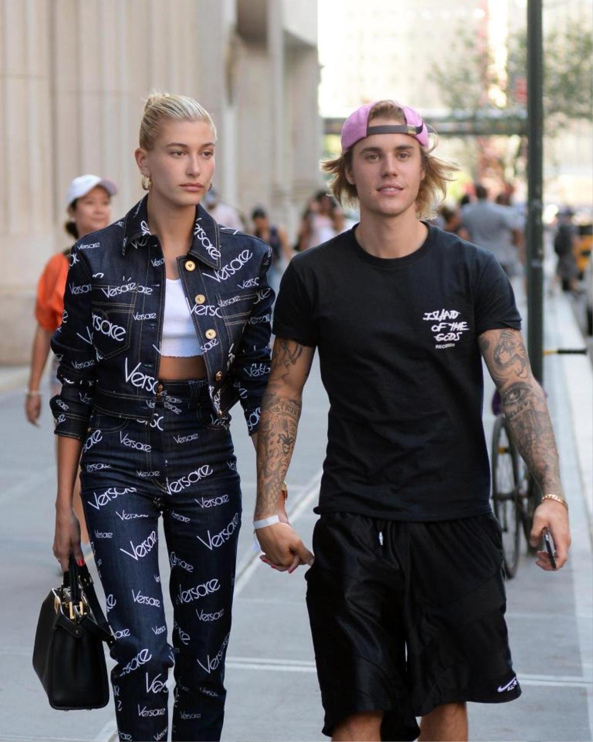 Không gì là không thể: Justin Bieber đính hôn cùng Hailey Baldwin chỉ sau một tháng tái hợp Ảnh 1