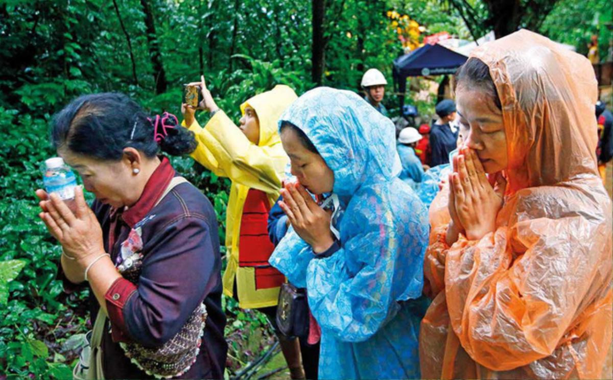 Tướng Thái Lan cầu 'thần mưa' giúp đội bóng, đợt cuối giải cứu 5 người còn lại đang diễn ra Ảnh 2