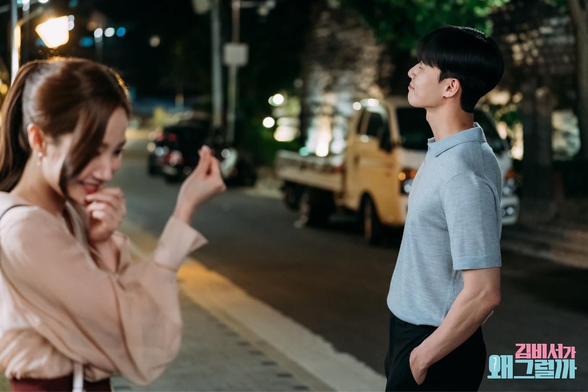 Biến cố tập 11 ‘Thư ký Kim’: Park Min Young bất tỉnh nhập viện, Park Seo Joon thất thần lo lắng Ảnh 1