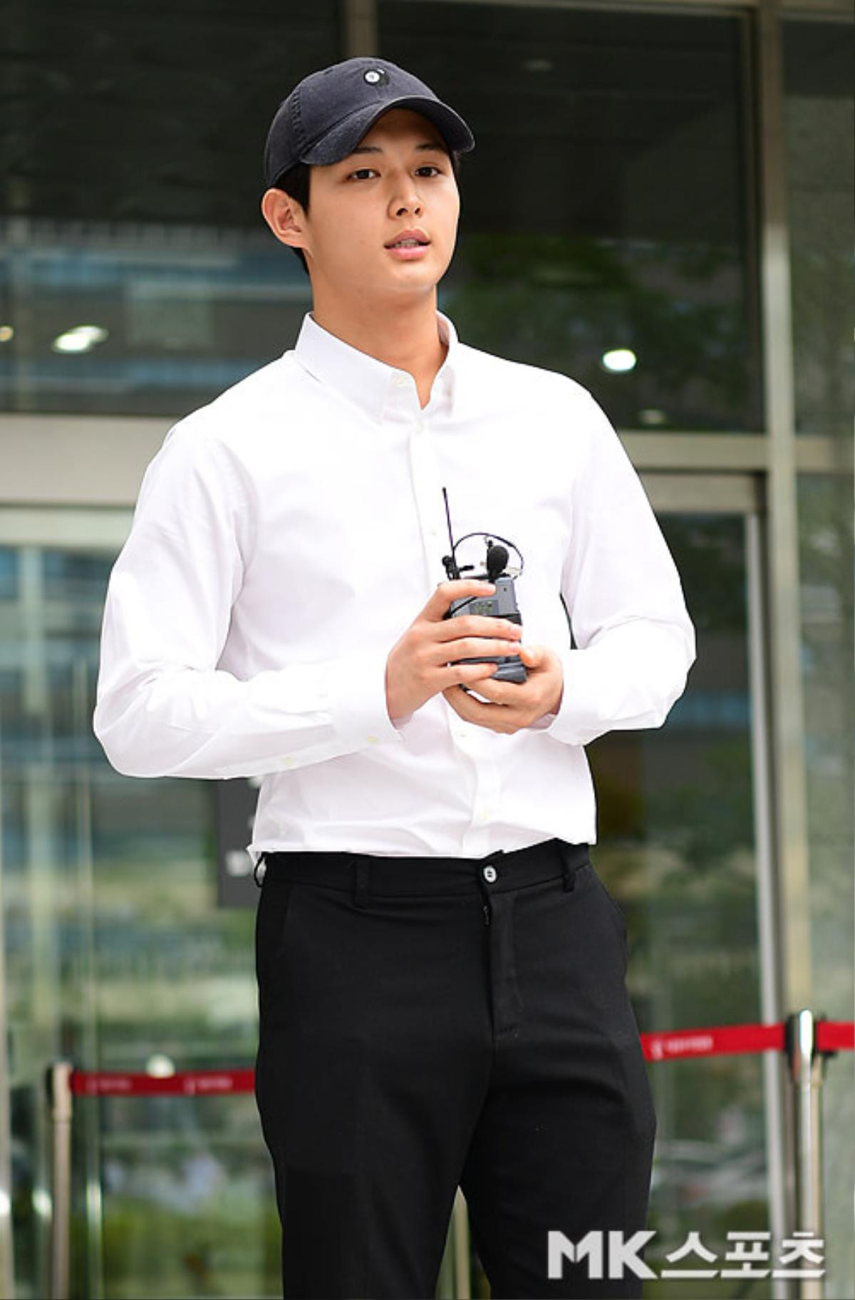 Lee Seo Won cúi đầu nhận tội đe doạ quấy rối tình dục, cầu mong sự khoan hồng từ toà án tối cao Ảnh 1