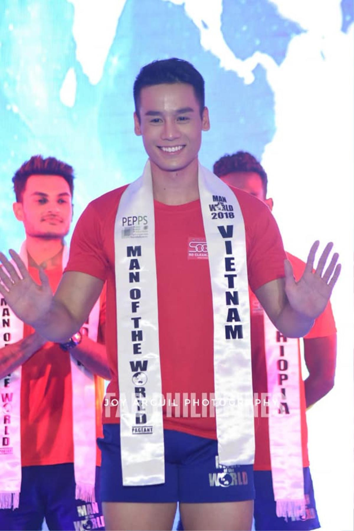 Đại diện Việt được nhấc bổng người, khi xuất sắc đăng quang Man of The World 2018 Ảnh 12