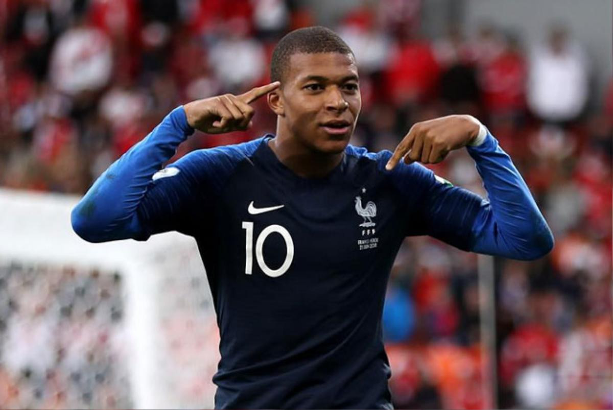 ‘Mbappe sẽ qua mặt Ronaldo và Messi để giành Quả bóng vàng’ Ảnh 1