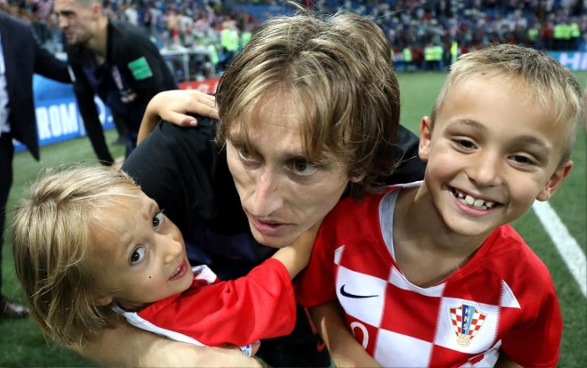 Rò rỉ đoạn phim tài liệu về cảnh Modric chăn dê lúc 5 tuổi Ảnh 1