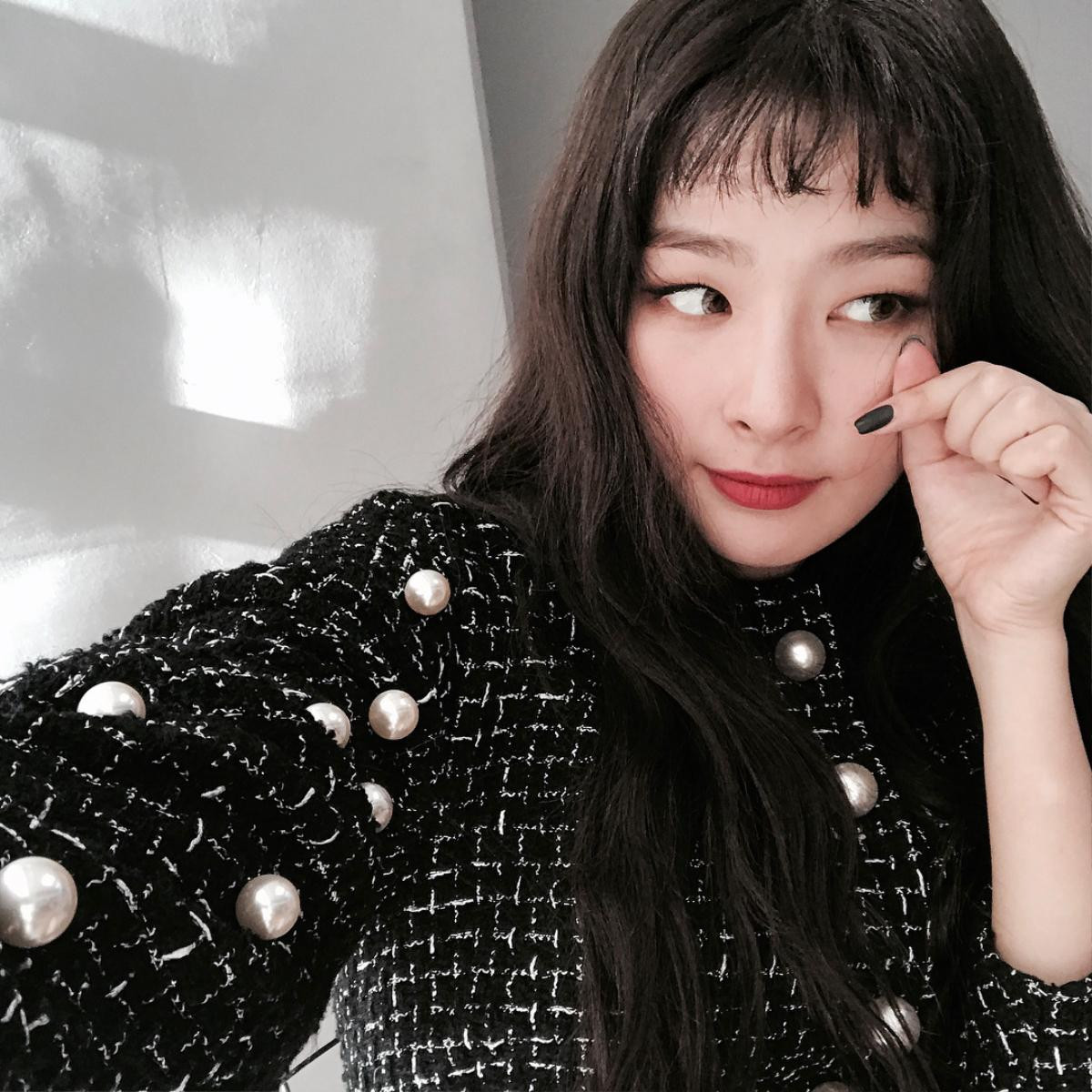 Hô biến mắt một mí thành mắt nai to tròn xinh như Seulgi (Red Velvet) với mẹo trang điểm cực đơn giản Ảnh 1