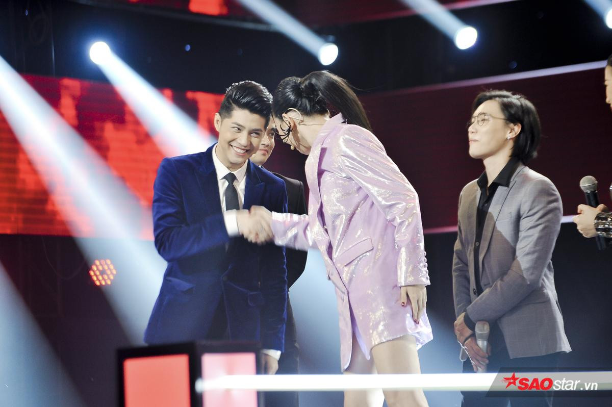 Nút cứu: Những khoảnh khắc 'triệu view' của vòng Đối đầu - The Voice 2018 Ảnh 4