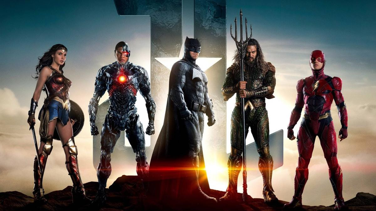 Aquaman chỉ huy đàn cá mập hung dữ trong poster chính thức đầu tiên Ảnh 4