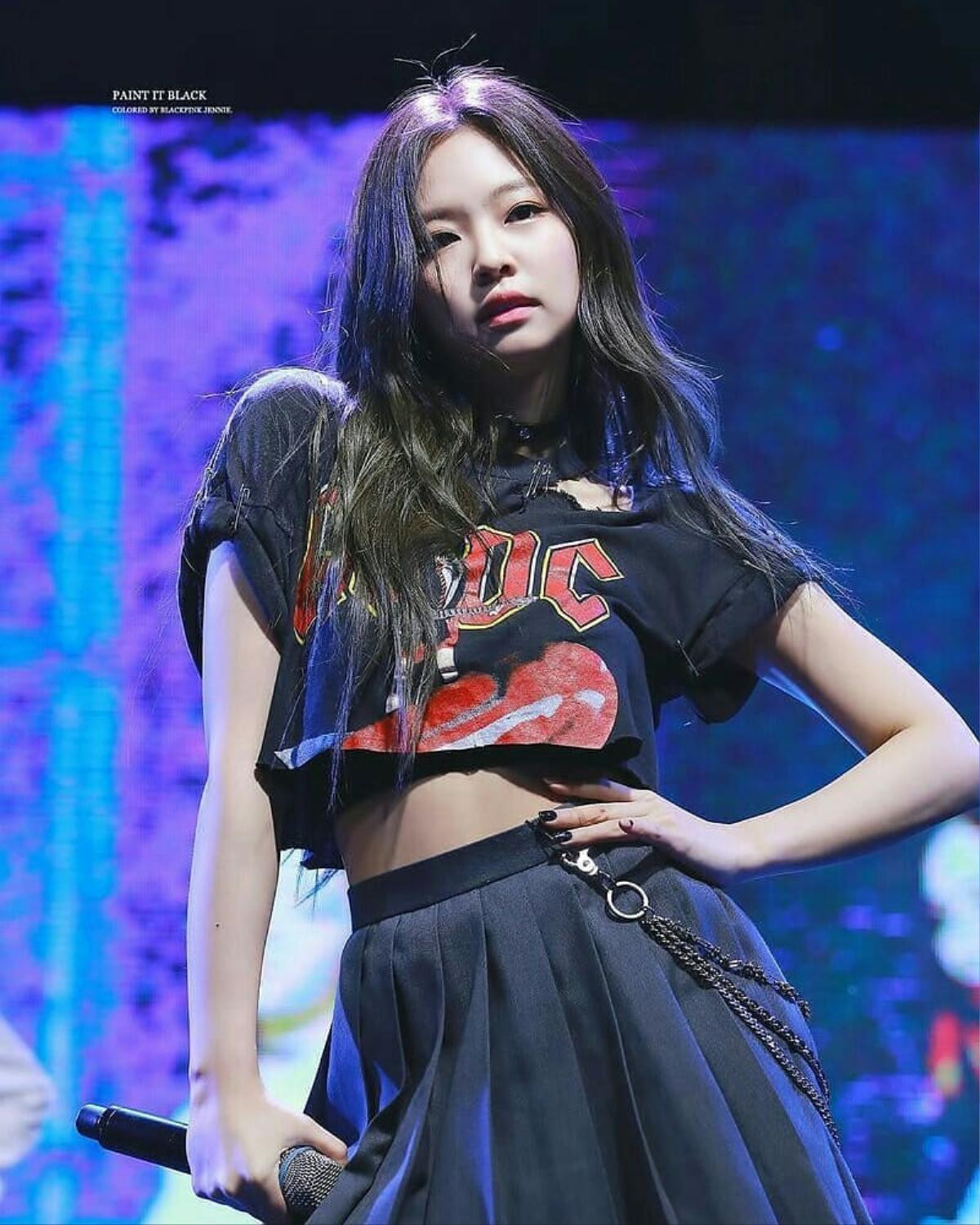 Jennie (Black Pink) và tất lưới, sự kết hợp khiến fanboy chỉ có nước 'ôm tim mà gục ngã' Ảnh 8