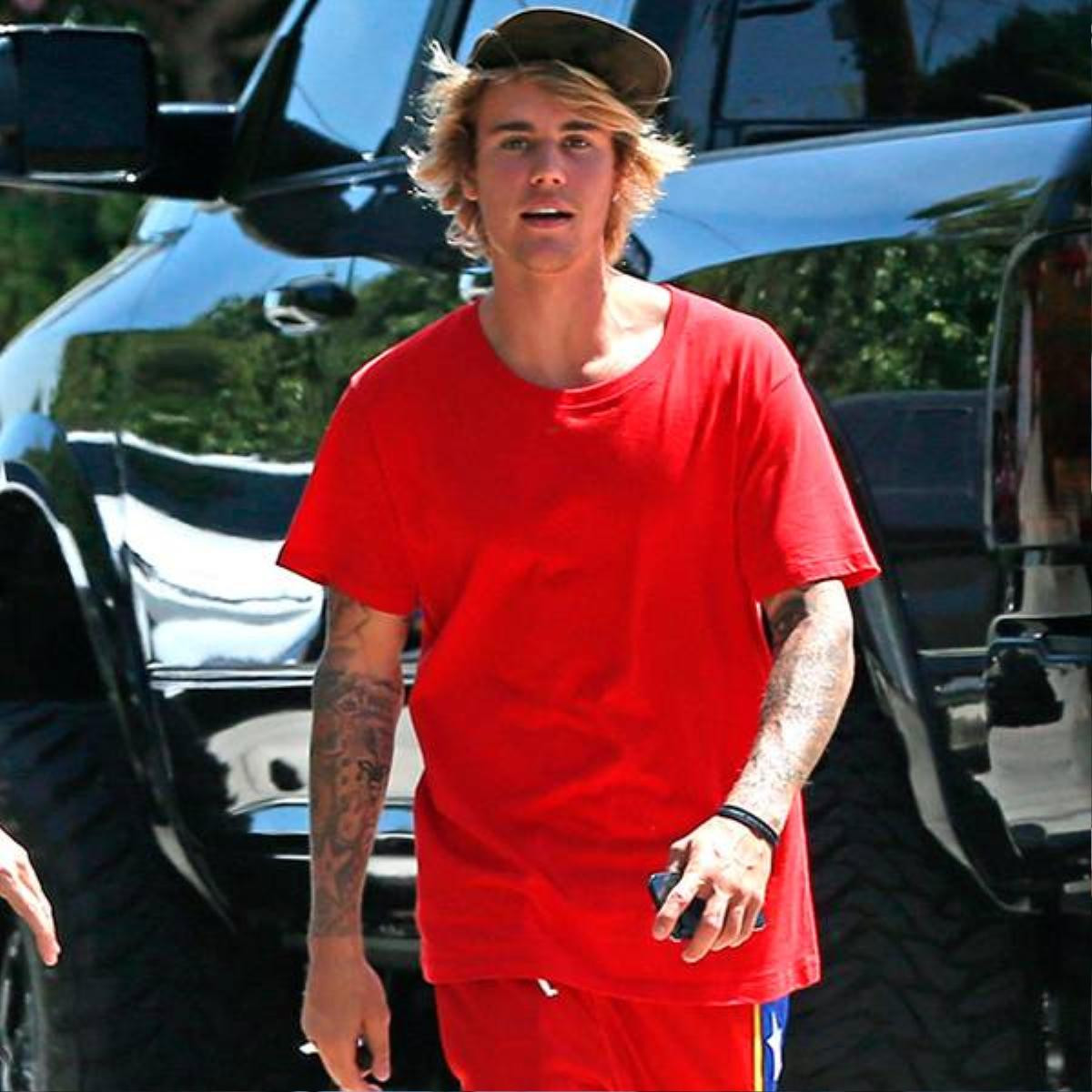 Tránh paparazzi như Justin Bieber: Bảo vệ không gian riêng tư vẫn không quên đáng yêu 'hết phần thiên hạ' Ảnh 2