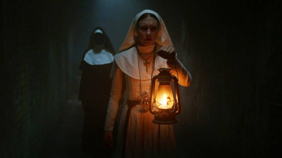 Xơ Valak lộ poster quỷ quyệt cho phim kinh dị mới ‘The Nun’ Ảnh 3