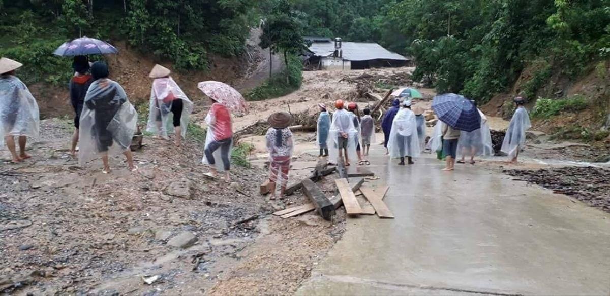 Yên Bái: Phó bí thư thường trực xã bị nước lũ cuốn trôi khi cứu cháu bé gặp nạn Ảnh 2