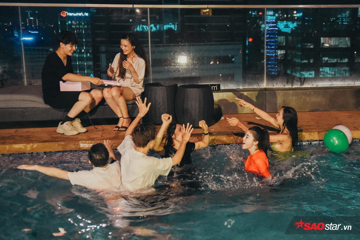 Trọn bộ khoảnh khắc 'chất phát ngất' của dàn nam thanh nữ tú The Voice tại Pool Party Ảnh 17