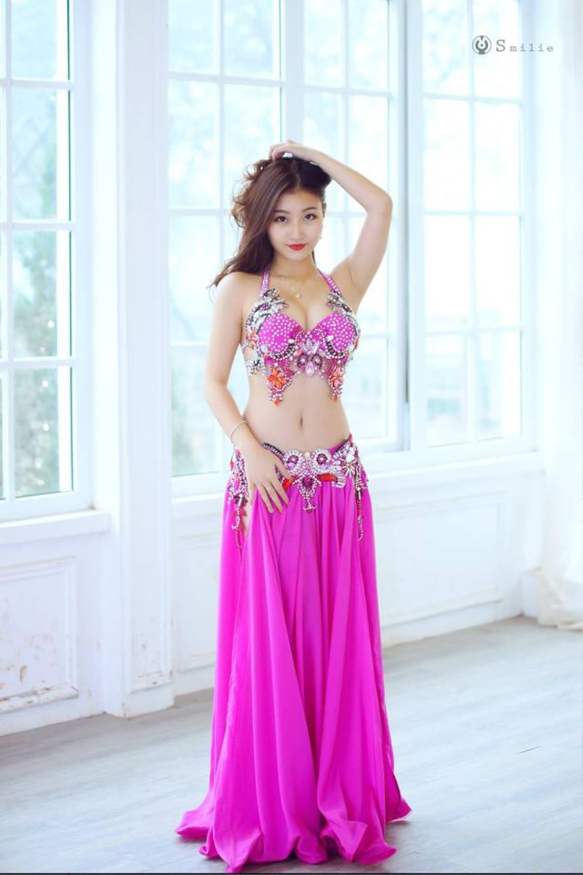 Ngắm vũ điệu Belly Dance nóng bỏng của du học sinh Việt tại Học viện Hý kịch Bắc Kinh Ảnh 10