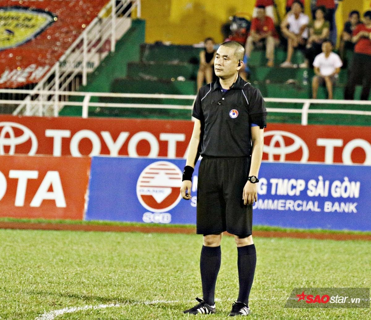 Trọng tài Thư tái xuất V.League 2018: 'Thái tử' ông Mùi là riêng, hay tại VPF? Ảnh 1