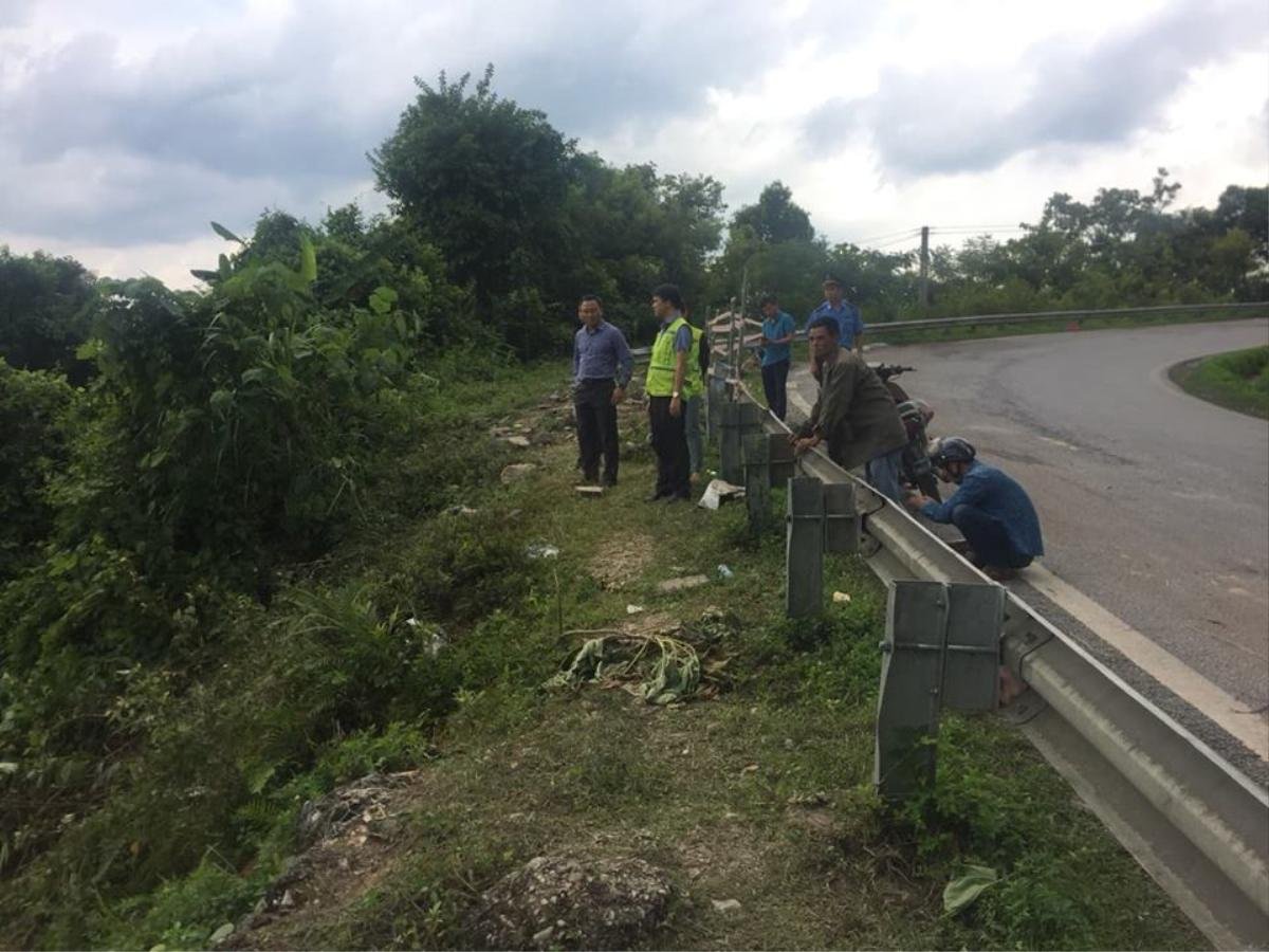 Truy tìm hộp đen và camera hành trình xe khách giường nằm lao xuống vực khiến 20 người thương vong Ảnh 2