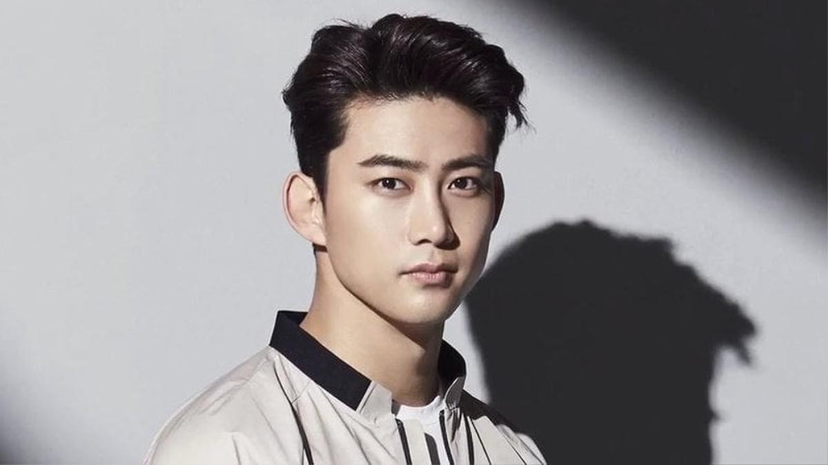 Taecyeon không gia hạn hợp đồng với JYP, 2PM chính thức mất đi 'thỏi nam châm' hút fan? Ảnh 1