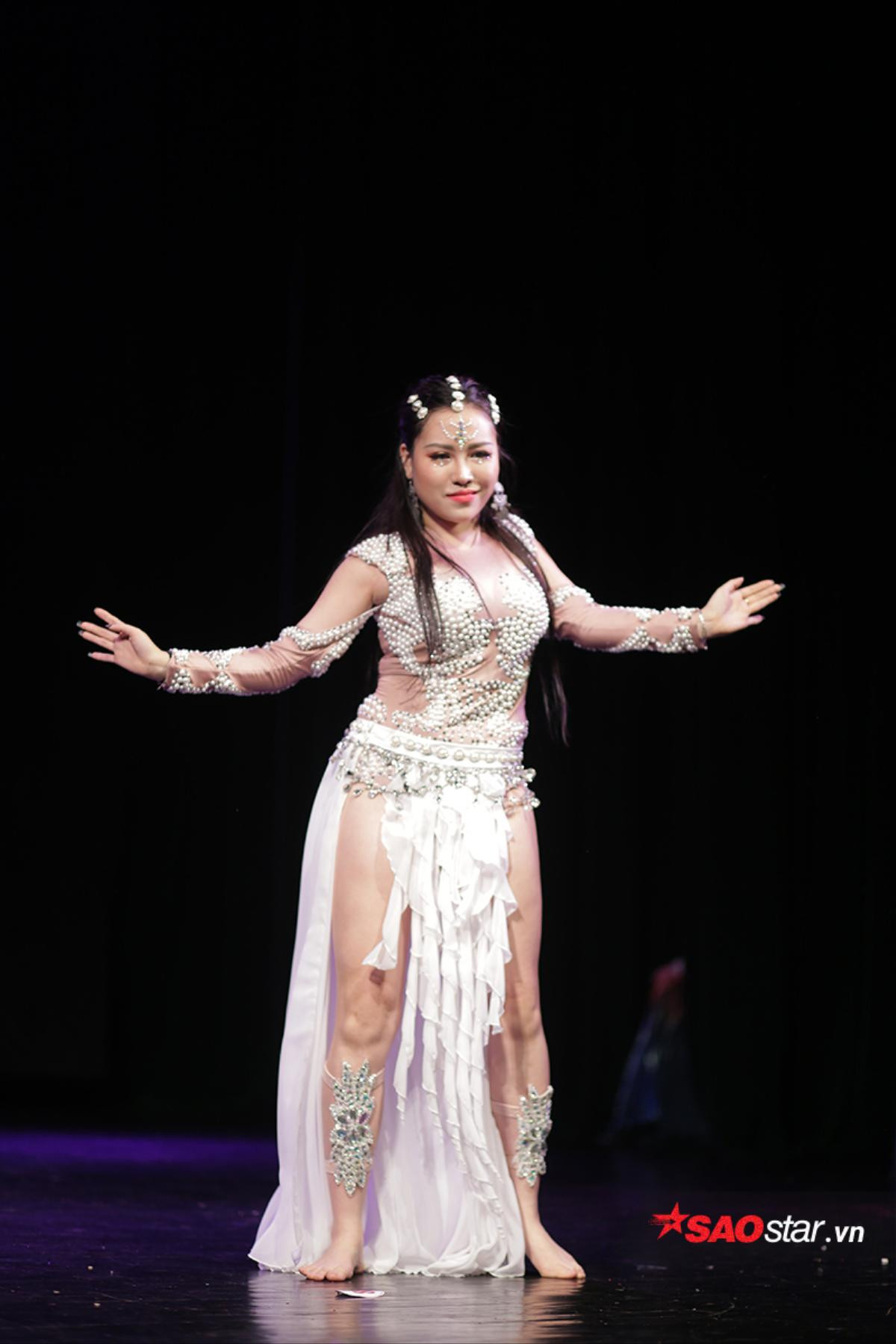 Nhan sắc ấn tượng của 'Miêu nữ' bellydance giành vương miện Hoa khôi múa bụng Ảnh 2