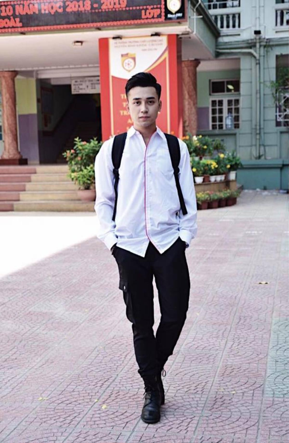 Nổi tiếng sau 1 đêm trên MXH, thầy giáo hot boy 'đốn tim' triệu nữ sinh: 'Sẵn sàng làm động lực để mọi người chăm học' Ảnh 3