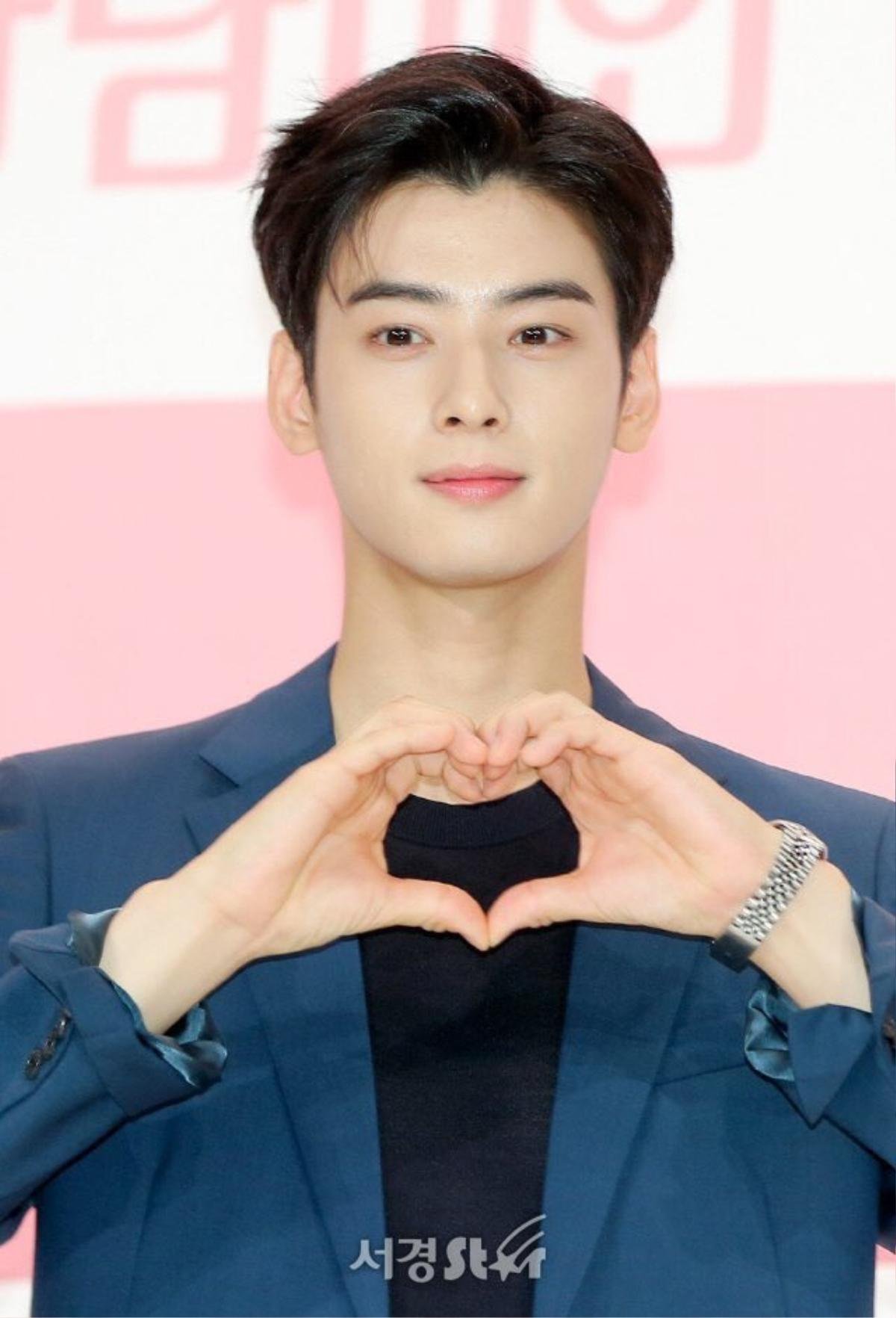 Họp báo ‘My ID is Gangnam Beauty’: Mỹ nam truyện tranh Cha Eun Woo (ASTRO) đẹp lấn át cả nữ chính Ảnh 7