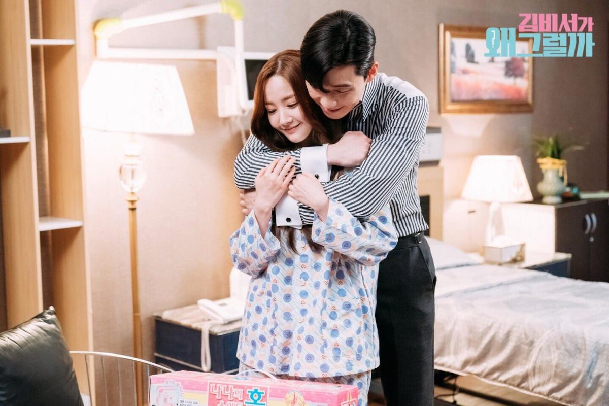 Loạt khoảnh khắc ngọt ngào của Park Seo Joon - Park Min Young trong 'Thư ký Kim' - Fan muốn tin họ không hẹn hò cũng khó Ảnh 69