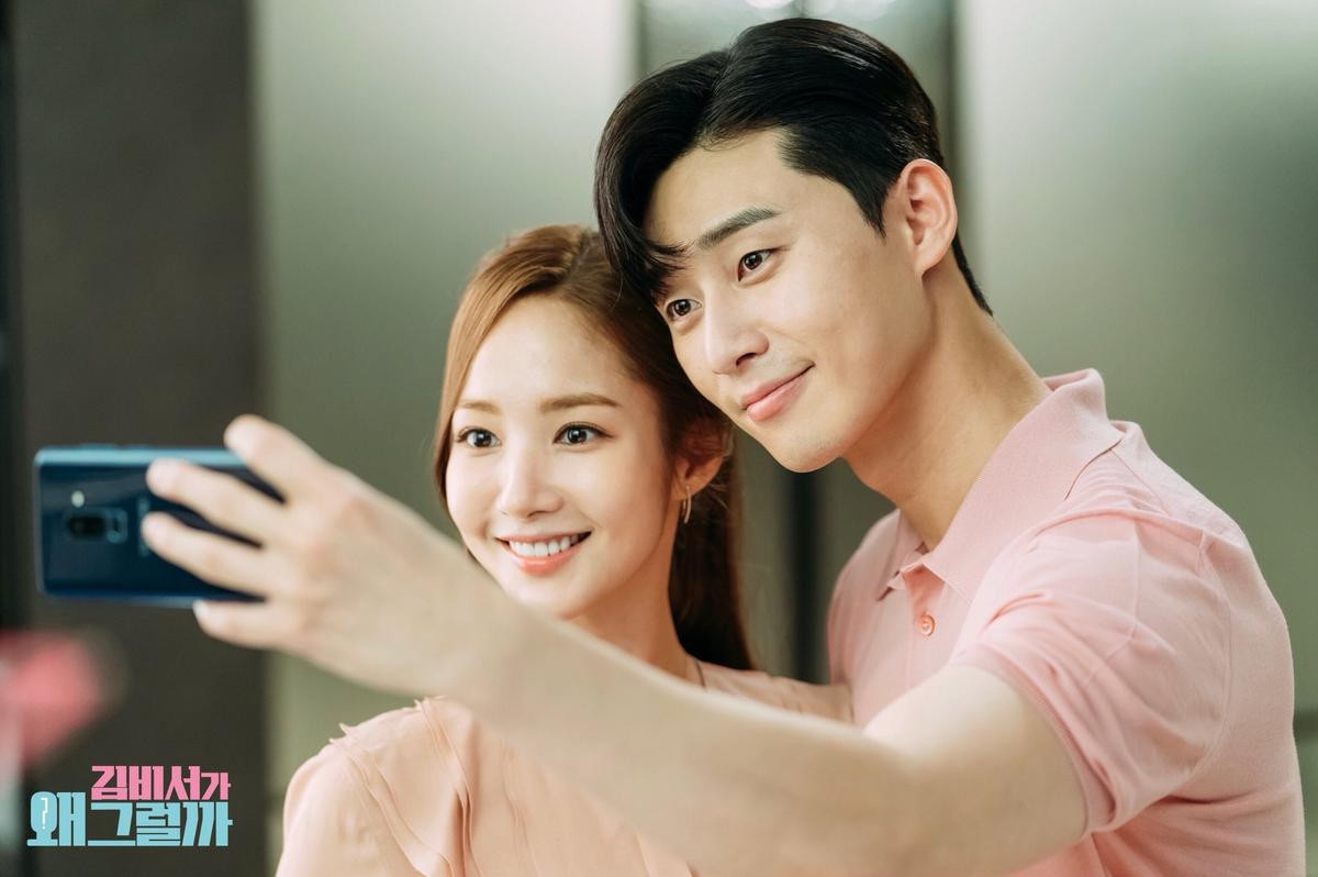 Loạt khoảnh khắc ngọt ngào của Park Seo Joon - Park Min Young trong 'Thư ký Kim' - Fan muốn tin họ không hẹn hò cũng khó Ảnh 50