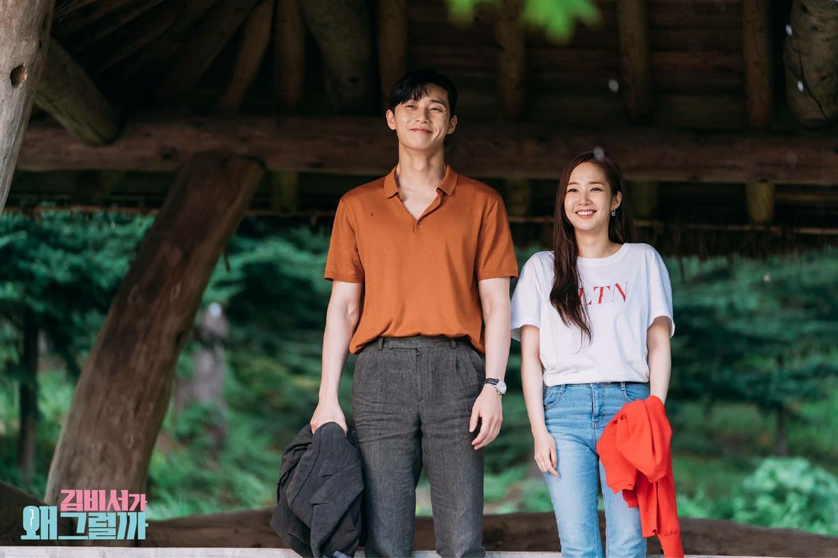 Loạt khoảnh khắc ngọt ngào của Park Seo Joon - Park Min Young trong 'Thư ký Kim' - Fan muốn tin họ không hẹn hò cũng khó Ảnh 32