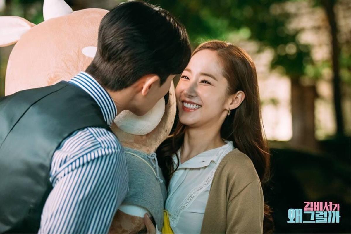 Loạt khoảnh khắc ngọt ngào của Park Seo Joon - Park Min Young trong 'Thư ký Kim' - Fan muốn tin họ không hẹn hò cũng khó Ảnh 24