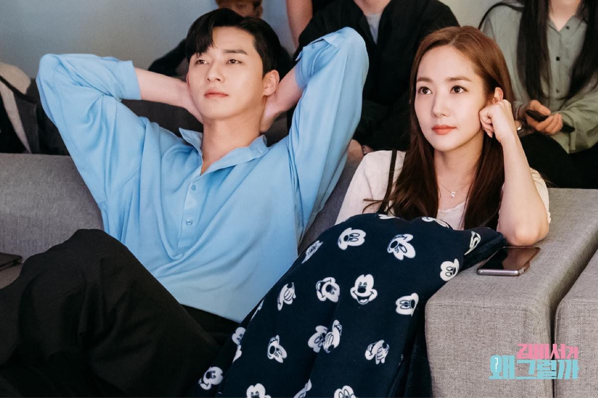 Loạt khoảnh khắc ngọt ngào của Park Seo Joon - Park Min Young trong 'Thư ký Kim' - Fan muốn tin họ không hẹn hò cũng khó Ảnh 73