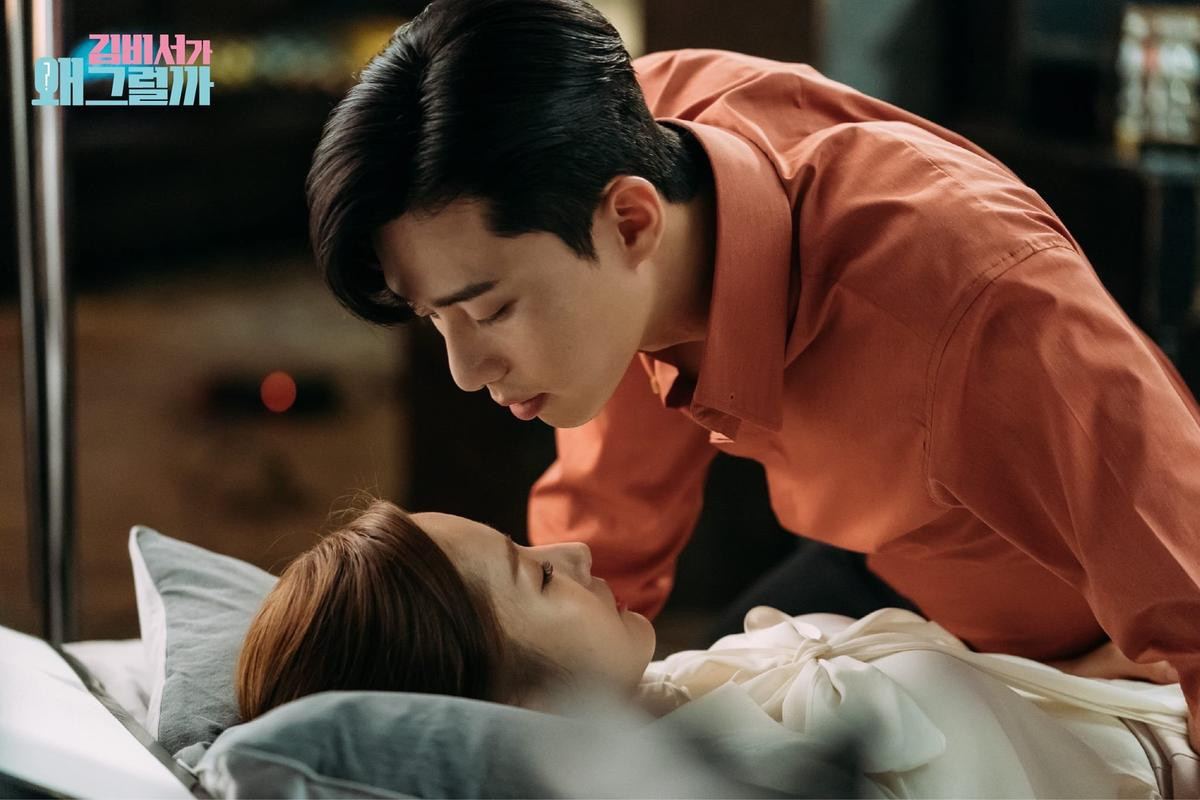 Loạt khoảnh khắc ngọt ngào của Park Seo Joon - Park Min Young trong 'Thư ký Kim' - Fan muốn tin họ không hẹn hò cũng khó Ảnh 55