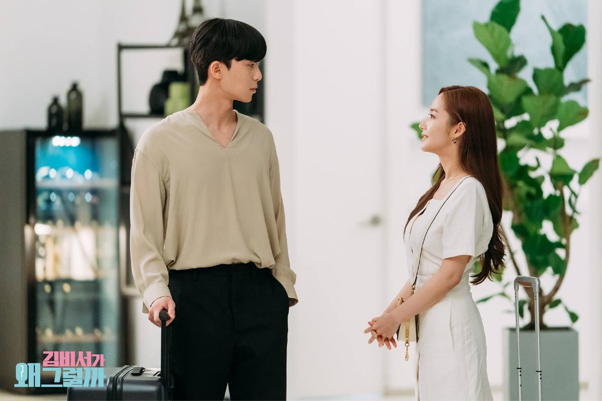 Loạt khoảnh khắc ngọt ngào của Park Seo Joon - Park Min Young trong 'Thư ký Kim' - Fan muốn tin họ không hẹn hò cũng khó Ảnh 2