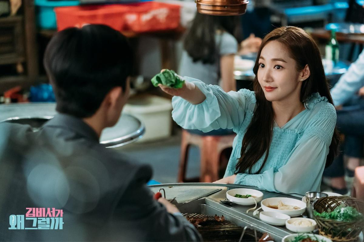 Loạt khoảnh khắc ngọt ngào của Park Seo Joon - Park Min Young trong 'Thư ký Kim' - Fan muốn tin họ không hẹn hò cũng khó Ảnh 28