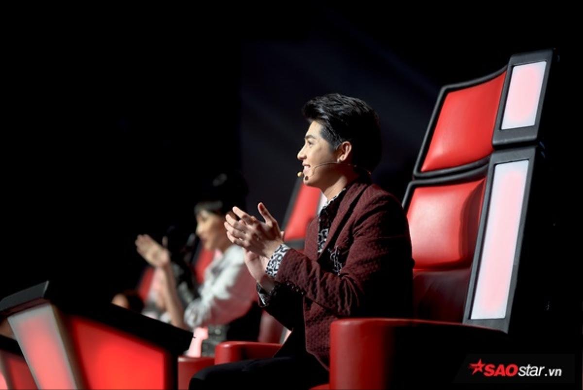 Khoảnh khắc 'độc nhất vô nhị' tại The Voice 2018: Noo Phước Thịnh lần đầu hát 'Bùa yêu' Ảnh 5