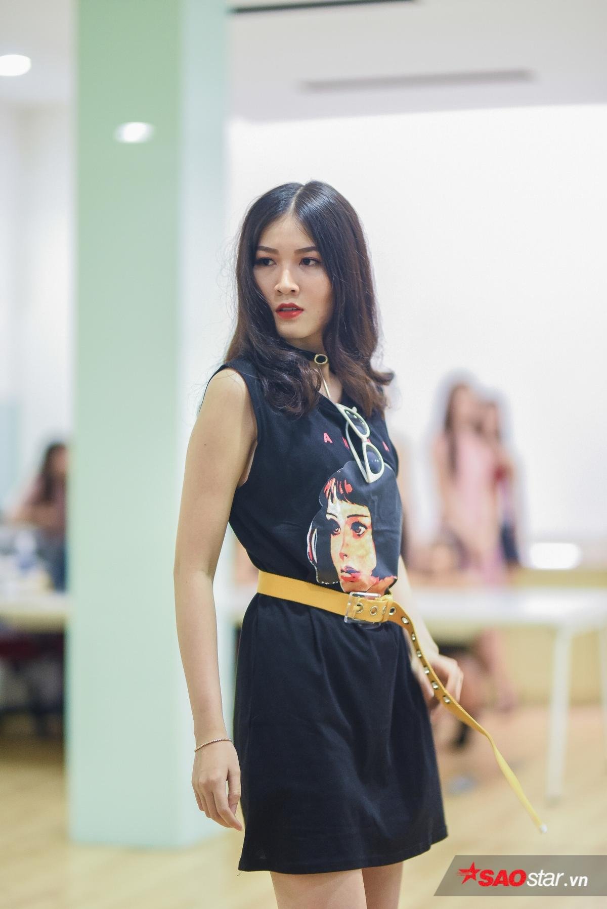 Hương Giang đích thân hướng dẫn catwalk 'điên đảo' cho thí sinh Siêu Mẫu Việt Nam 2018 Ảnh 12