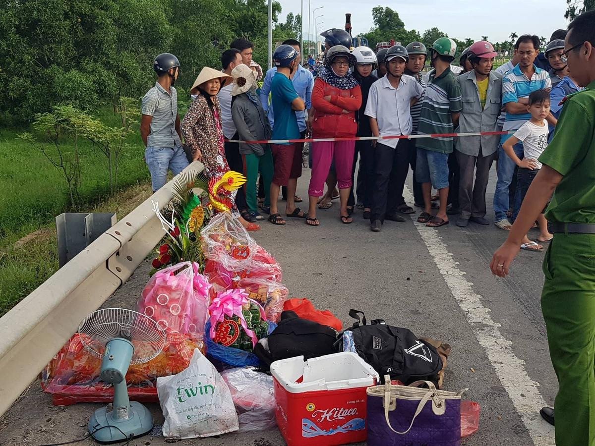 Vụ xe đi rước dâu gặp nạn: Sau tiếng nổ lớn là sự im lặng đáng sợ, người nằm la liệt nhưng không ai cử động Ảnh 4