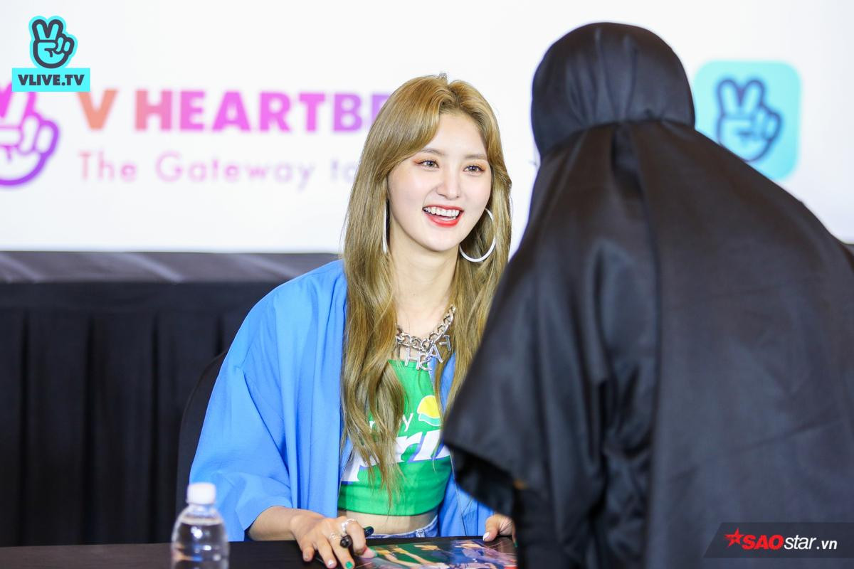 Sức hút lớn như EXID: 'Vô Diện' còn phải 'lặn lội thân cò' đến tận fansign TP HCM xin chữ ký! Ảnh 6