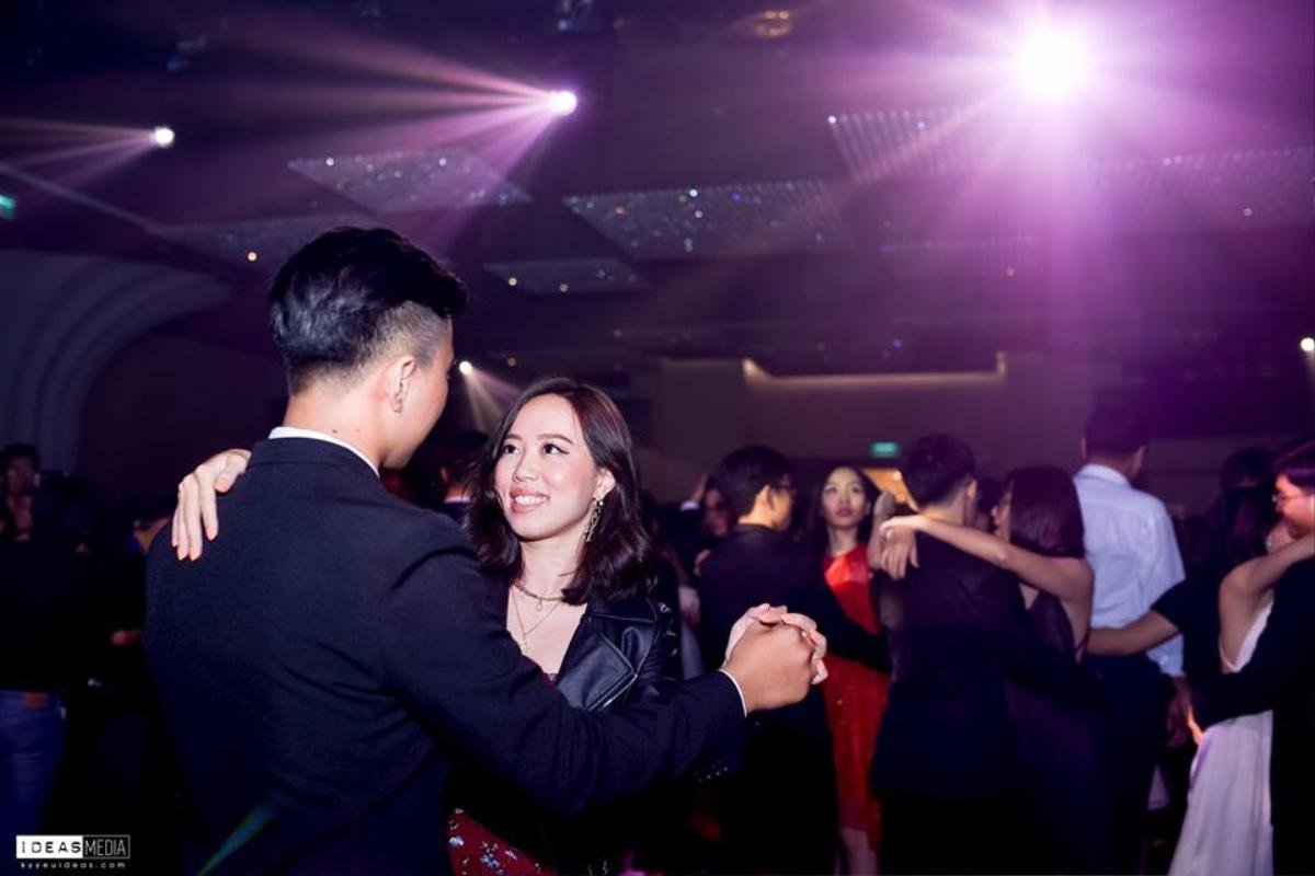 'Zoom in' tiệc prom của 'hội con nhà giàu' Trưng Vương: Cực sang chảnh và toàn trai xinh gái đẹp 'lên đồ' chất phát ngất Ảnh 14