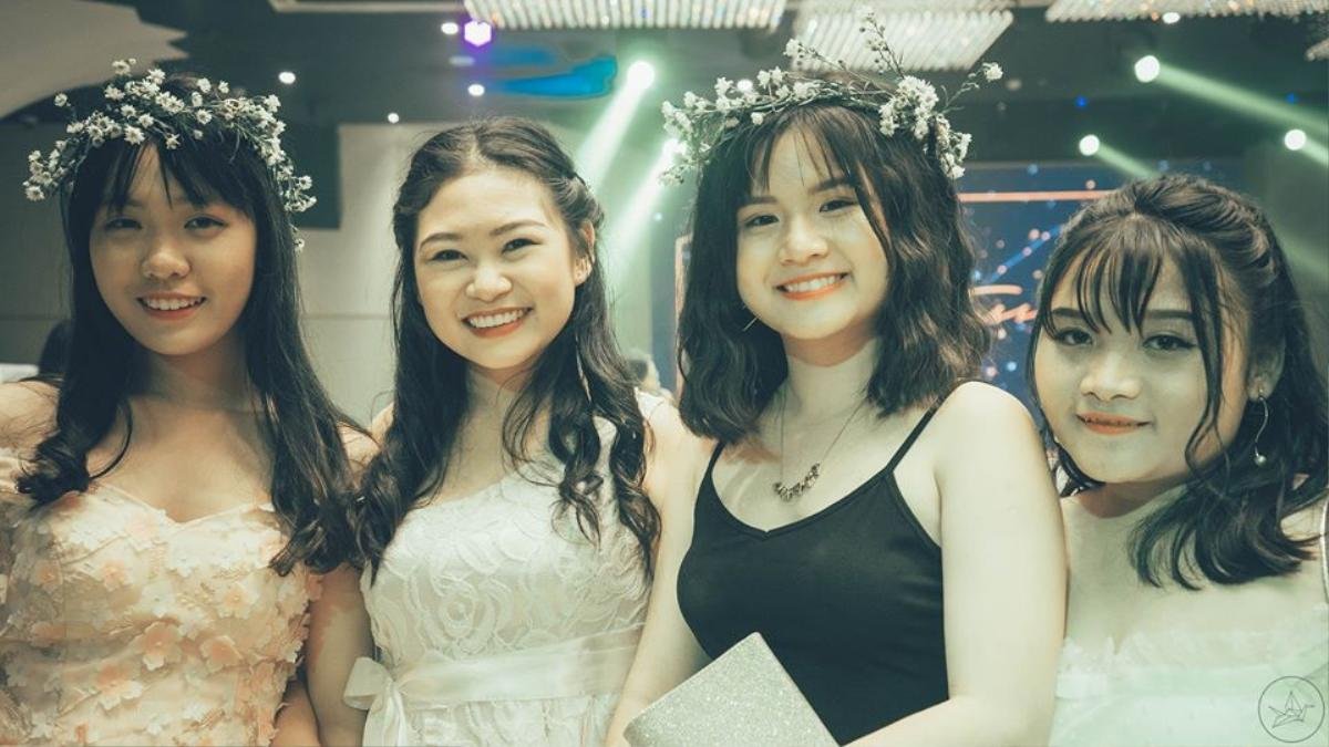 'Zoom in' tiệc prom của 'hội con nhà giàu' Trưng Vương: Cực sang chảnh và toàn trai xinh gái đẹp 'lên đồ' chất phát ngất Ảnh 1