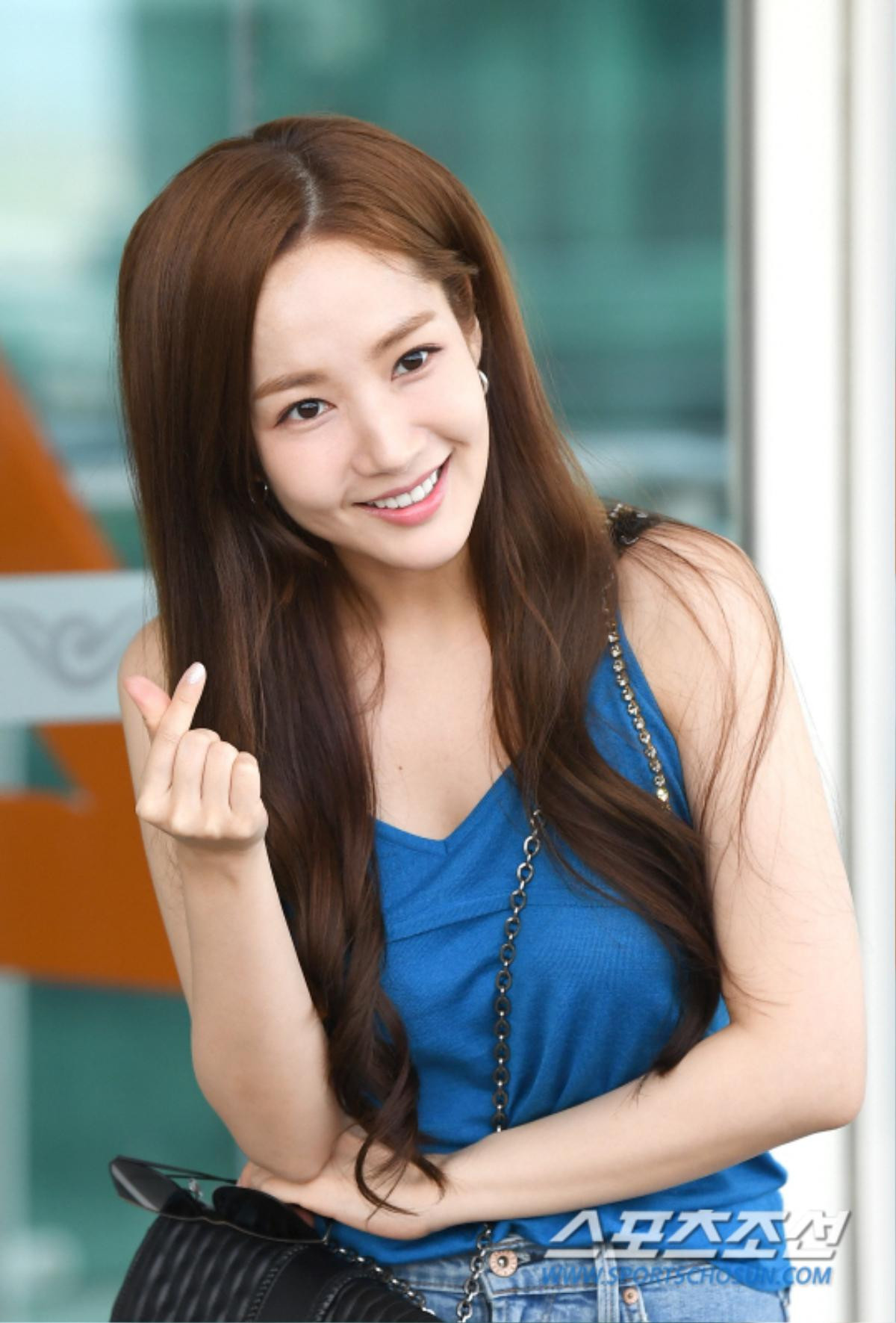 Park Min Young, Jung Hae In và Yoona (SNSD) tỏa sáng hết phần người khác tại sân bay cùng một ngày Ảnh 9