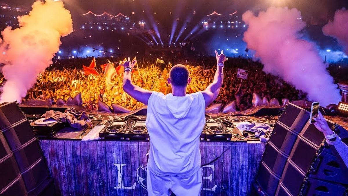 Có người bà tuyệt vời đến như thế này, anh là nhất rồi đấy DJ Afrojack ạ! Ảnh 1