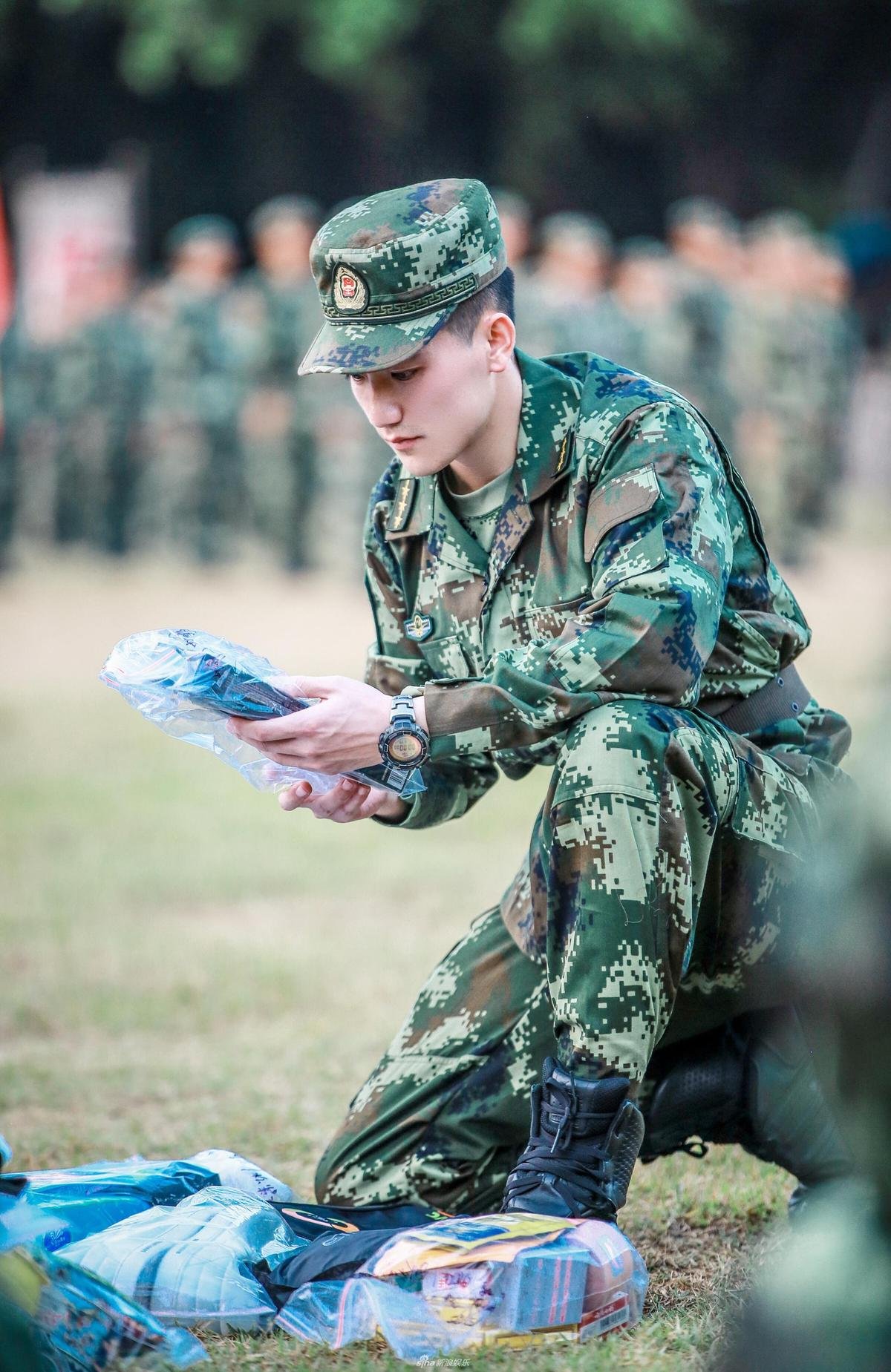 'Nữ hoàng scandal' Trương Hinh Dư vượt sóng gió, cập bến hạnh phúc bên chàng lính đặc công điển trai Ảnh 11