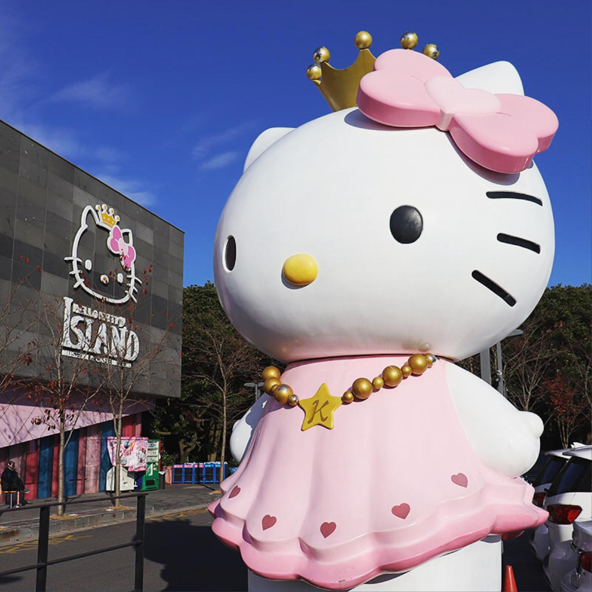 Có một hòn đảo Hello Kitty toàn màu 'hường' ở Hàn Quốc khiến con gái cứ phải phát cuồng Ảnh 2