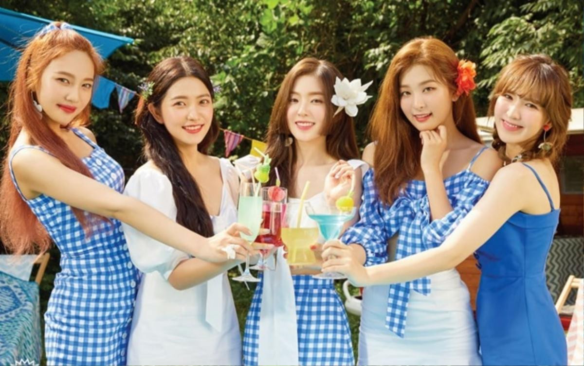 Ơ hay: Red Velvet ra mắt 'Power Up' nhưng fan lại cứ nhắc nhớ về… một bài hát khác thế kia? Ảnh 1