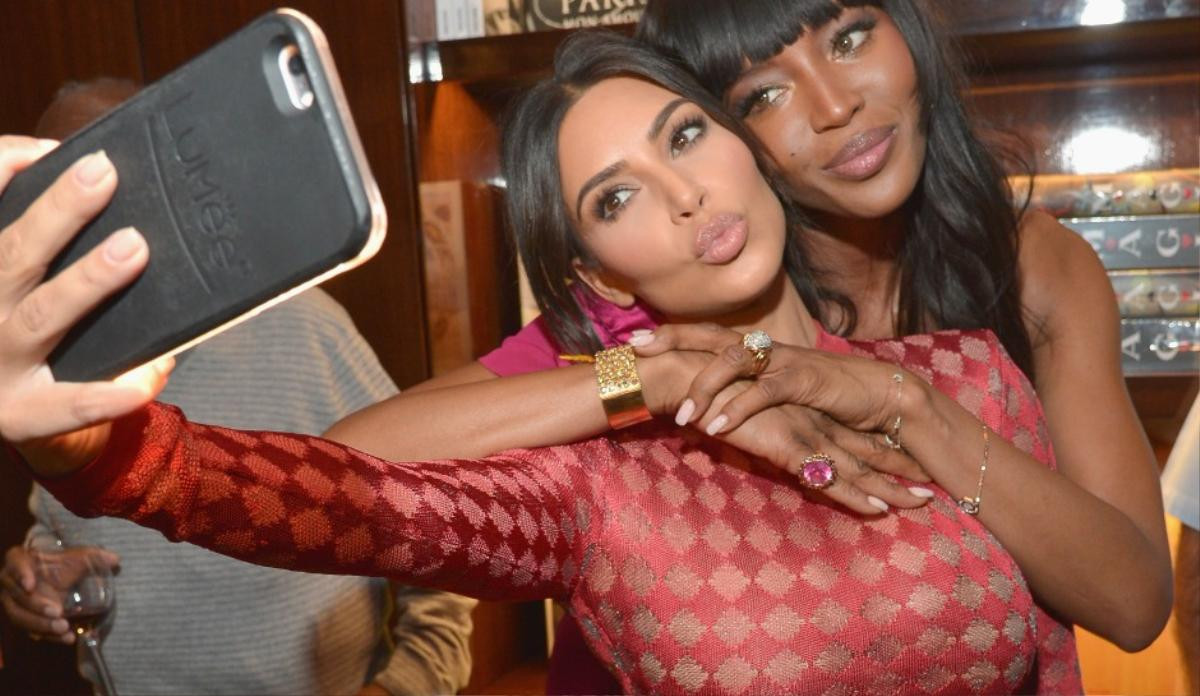 Loạt sự thật ít ai biết đằng sau những tấm hình triệu like của 'nữ hoàng selfie' Kim Kardashian Ảnh 1