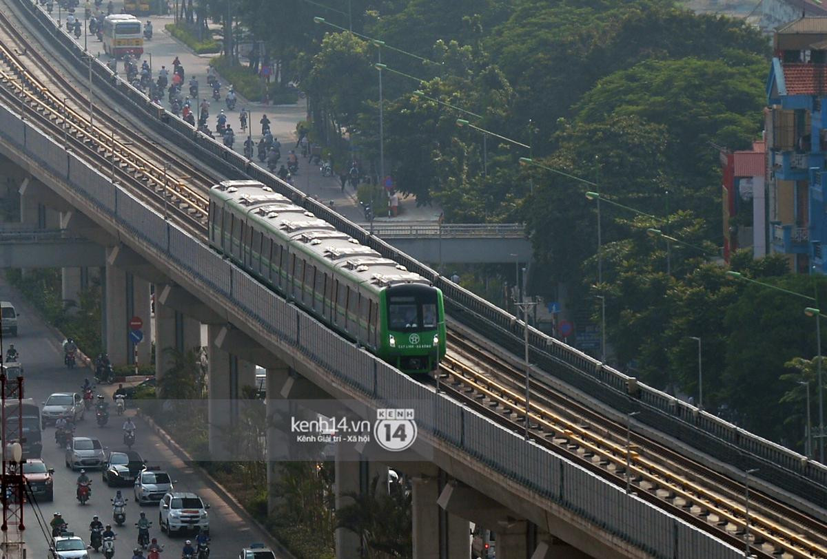 Clip: Hành trình 15 phút đoàn tàu đường sắt trên cao lao vun vút từ ga Cát Linh tới Yên Nghĩa Ảnh 14