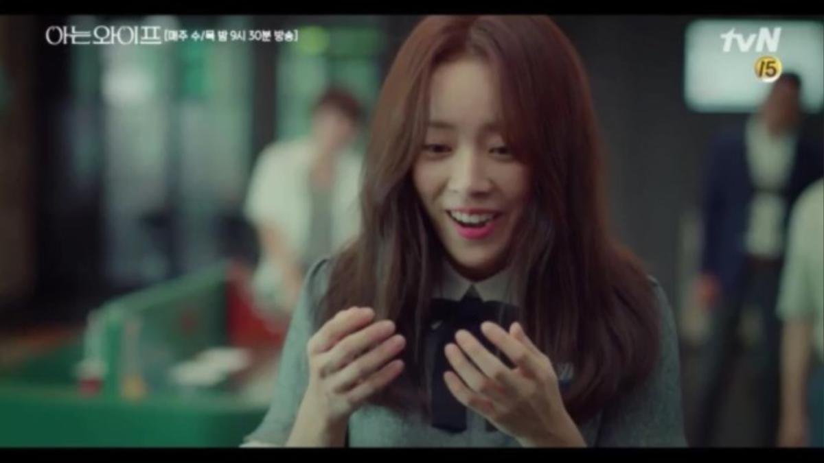 'Familiar Wife': Gặp lại Han Ji Min với hình ảnh mới, Ji Sung một lần nữa động lòng trước cô! Ảnh 23